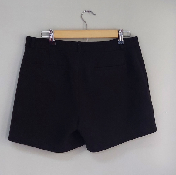 Banana Republic Womens Shorts - Picture 2 of 6